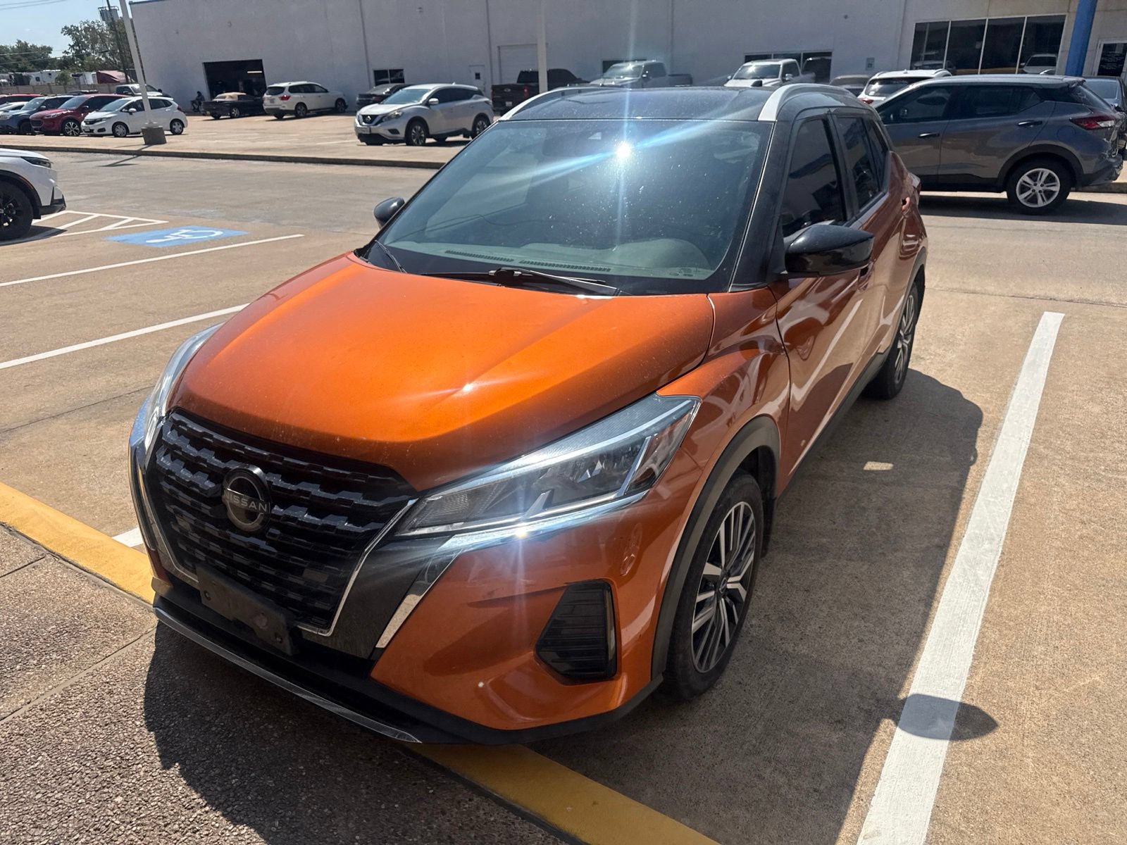 Used 2022 Nissan Kicks SV FWD image 3