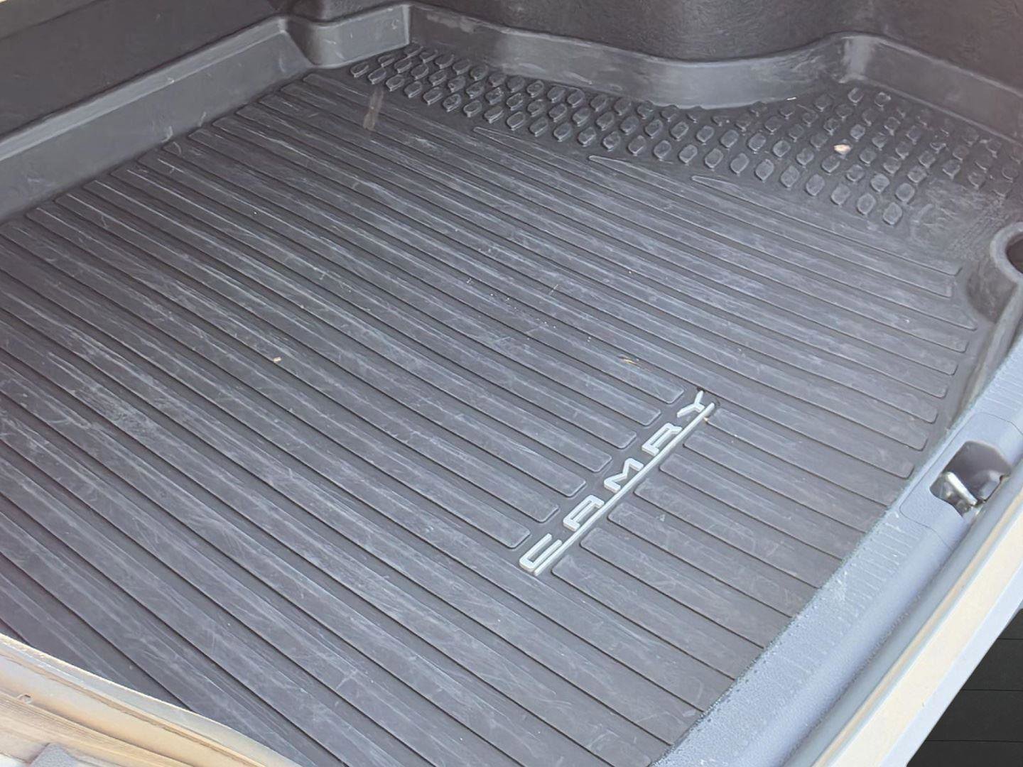 Used 2022 Toyota Camry SE image 13