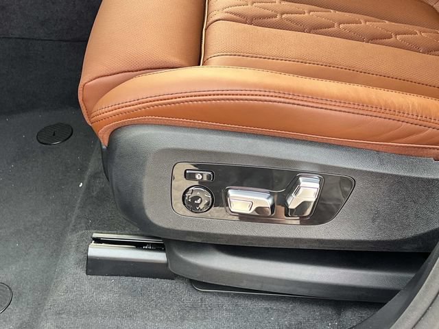 New 2027 BMW X7 M60i AWD/4WD image 23