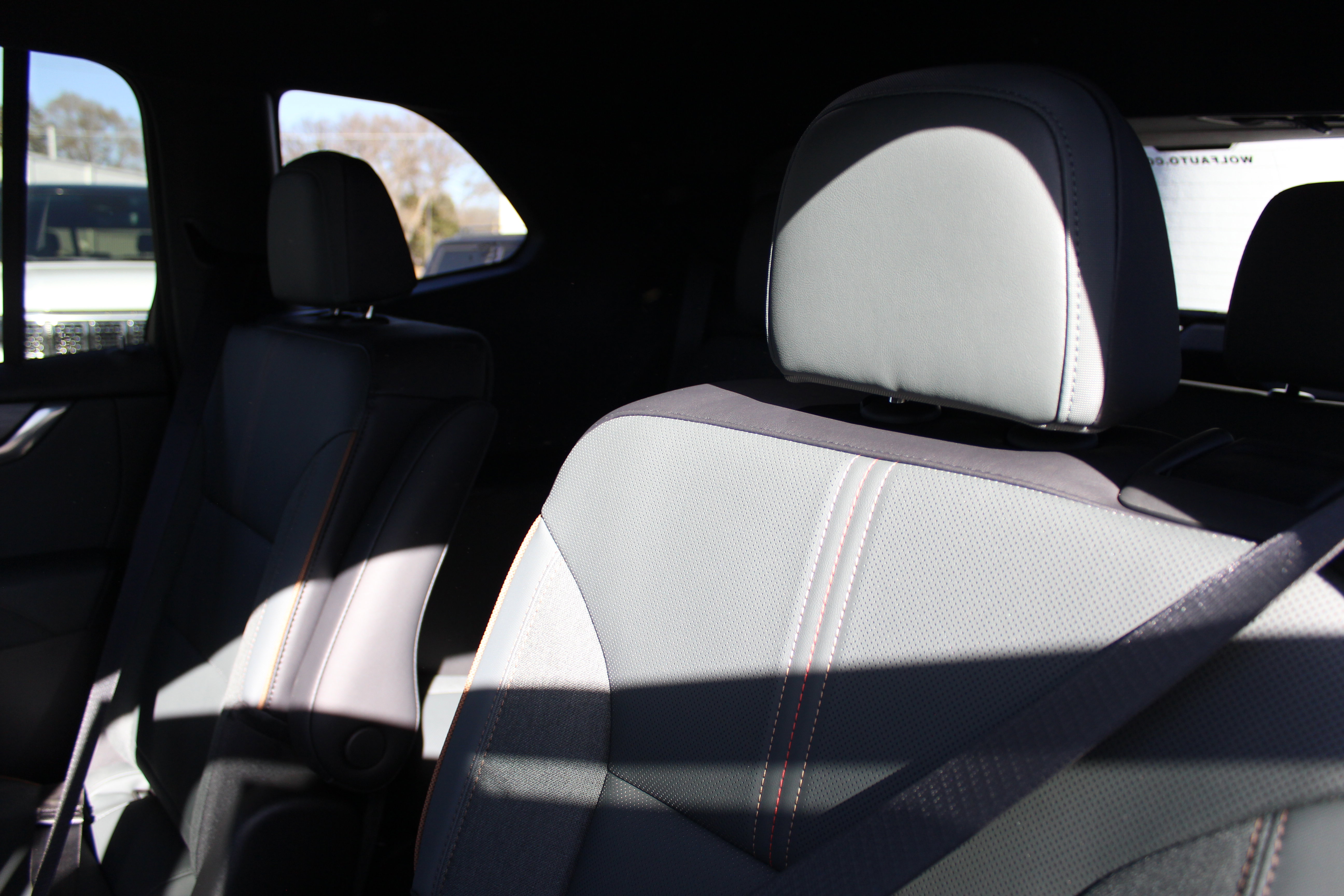 New 2026 GMC Acadia AT4 image 27