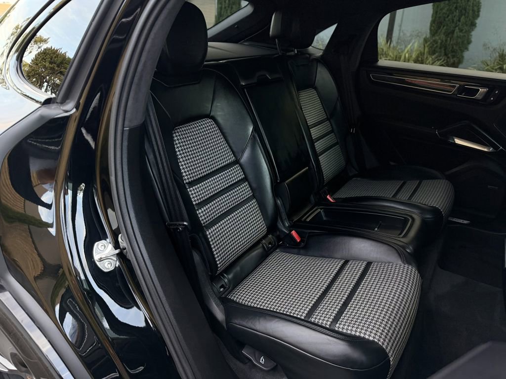 Used 2023 Porsche Cayenne Turbo S AWD/4WD image 50