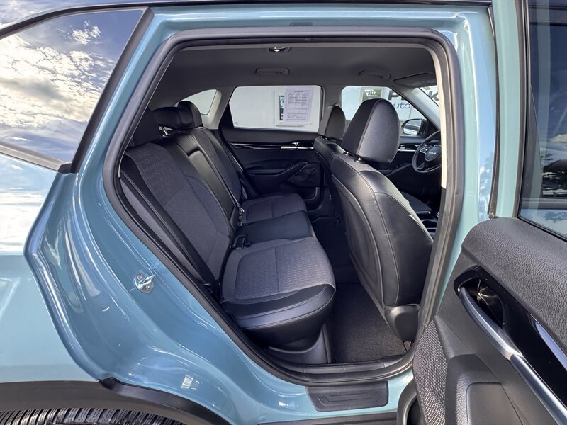 Used 2025 Kia Seltos S AWD/4WD image 28