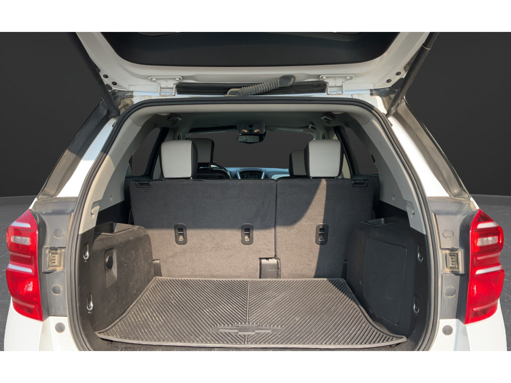 Used 2016 Chevrolet Equinox LTZ w/ Enhanced Convenience Package AWD/4WD image 26