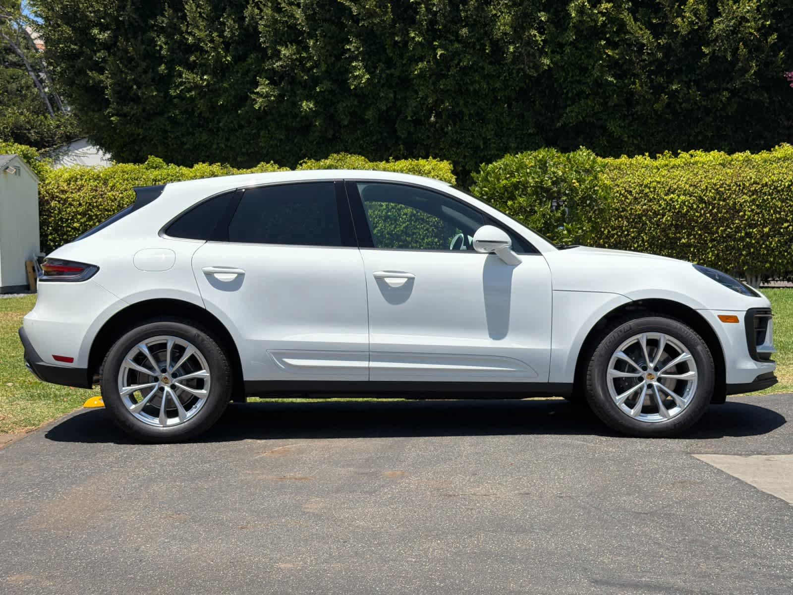 New 2026 Porsche Macan AWD/4WD image 9
