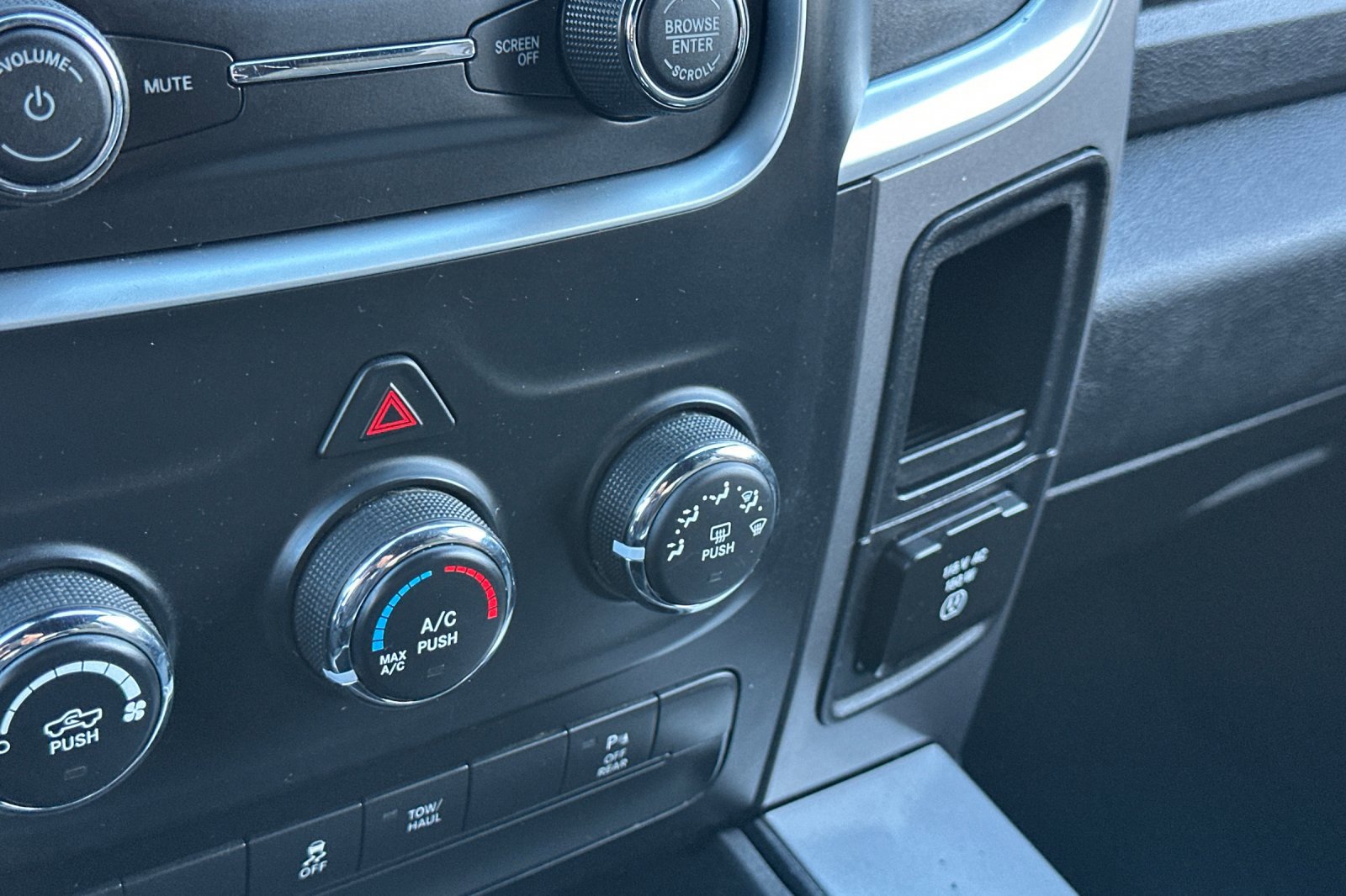 Used 2022 RAM 1500 Classic Warlock w/ Warlock Decor Package AWD/4WD image 29