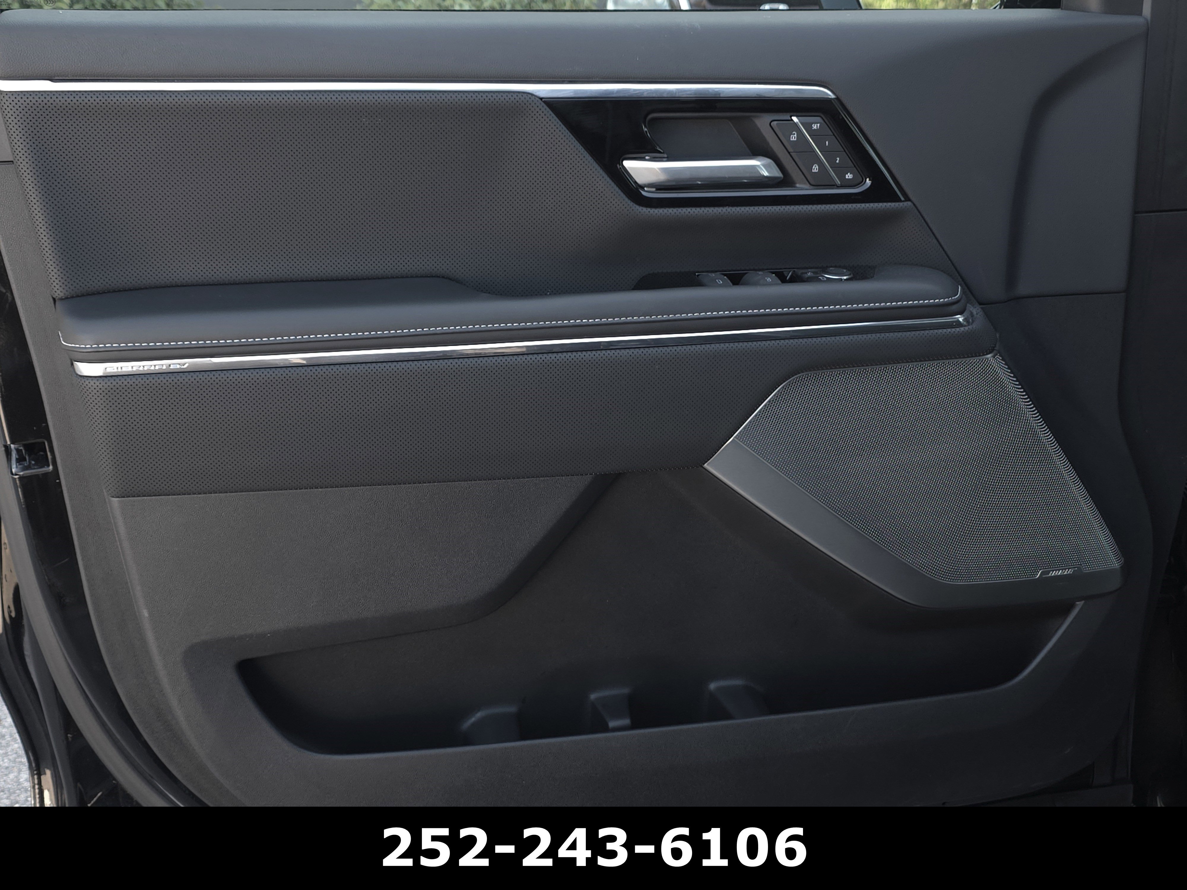 Used 2025 GMC Sierra EV Denali AWD/4WD image 30