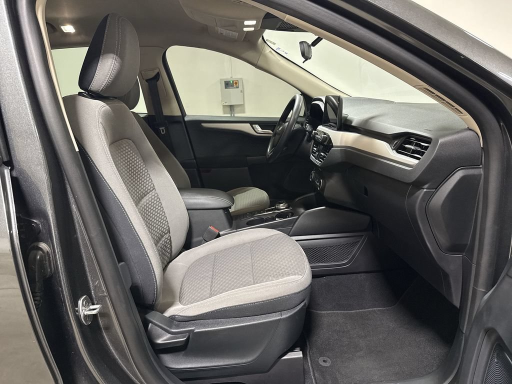 Used 2020 Ford Escape SE FWD image 21