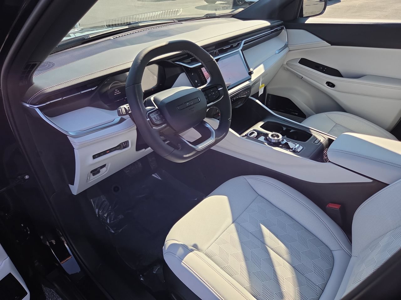 New 2026 Jeep Cherokee Overland AWD/4WD image 2