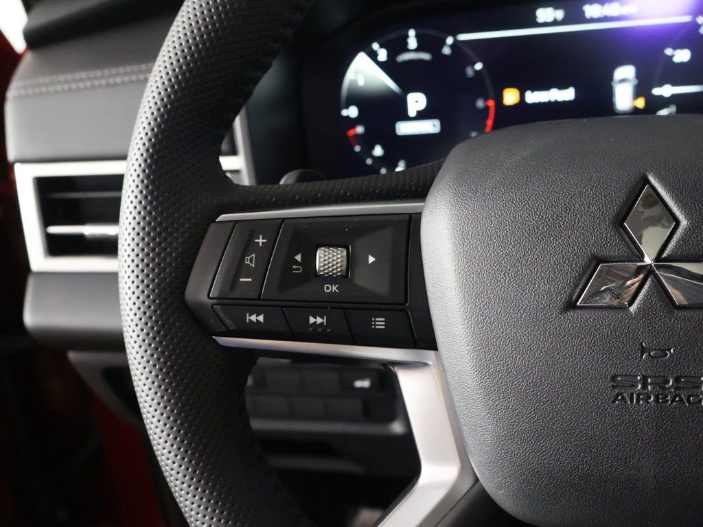 New 2026 Mitsubishi Outlander SE image 46