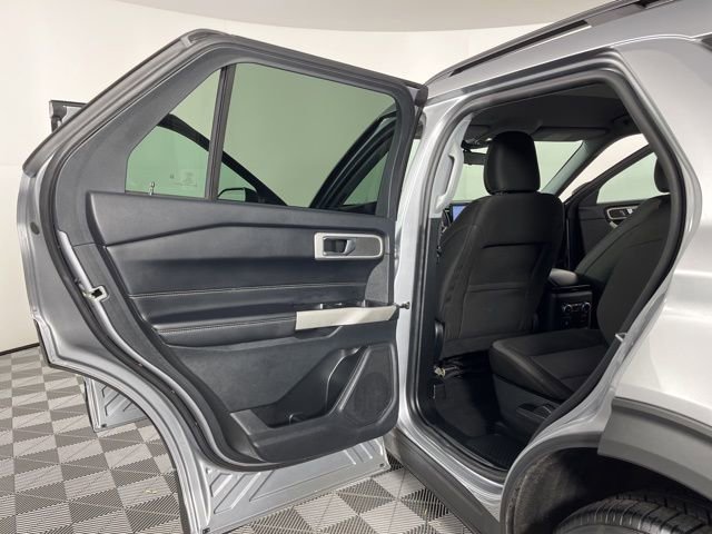 Used 2022 Ford Explorer XLT image 42