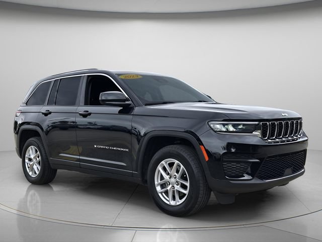 Used 2023 Jeep Grand Cherokee Laredo X AWD/4WD image 9