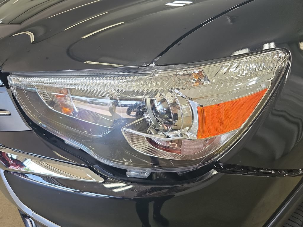 Used 2018 Mitsubishi Outlander Sport LE AWD/4WD image 34