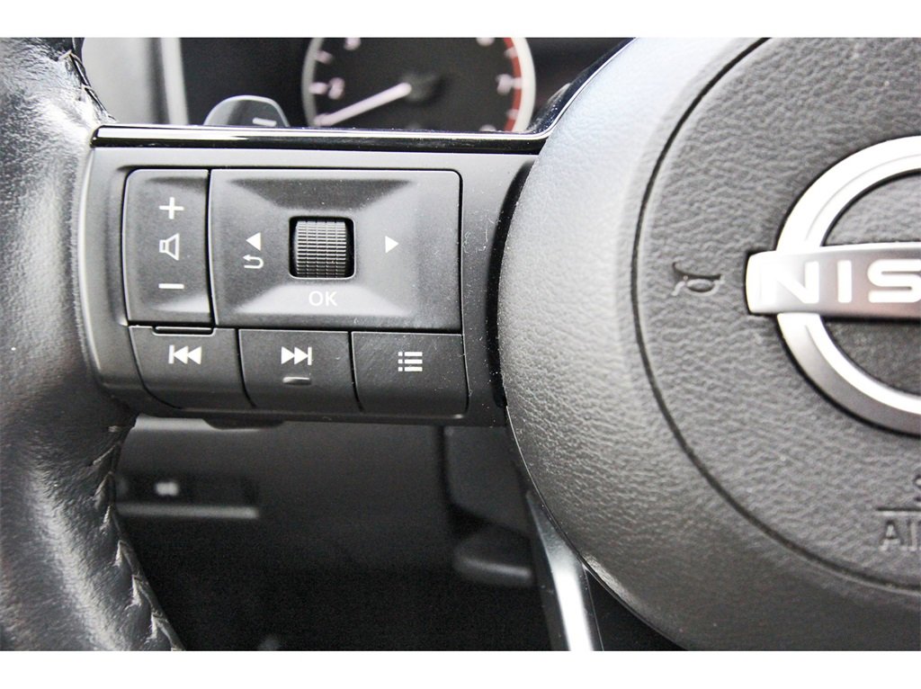 Used 2023 Nissan Rogue SL w/ SL Premium Package image 11