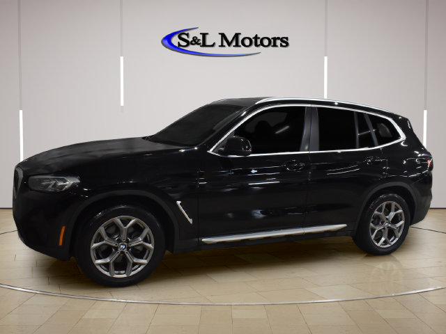 Used 2024 BMW X3 xDrive30i AWD/4WD image 3