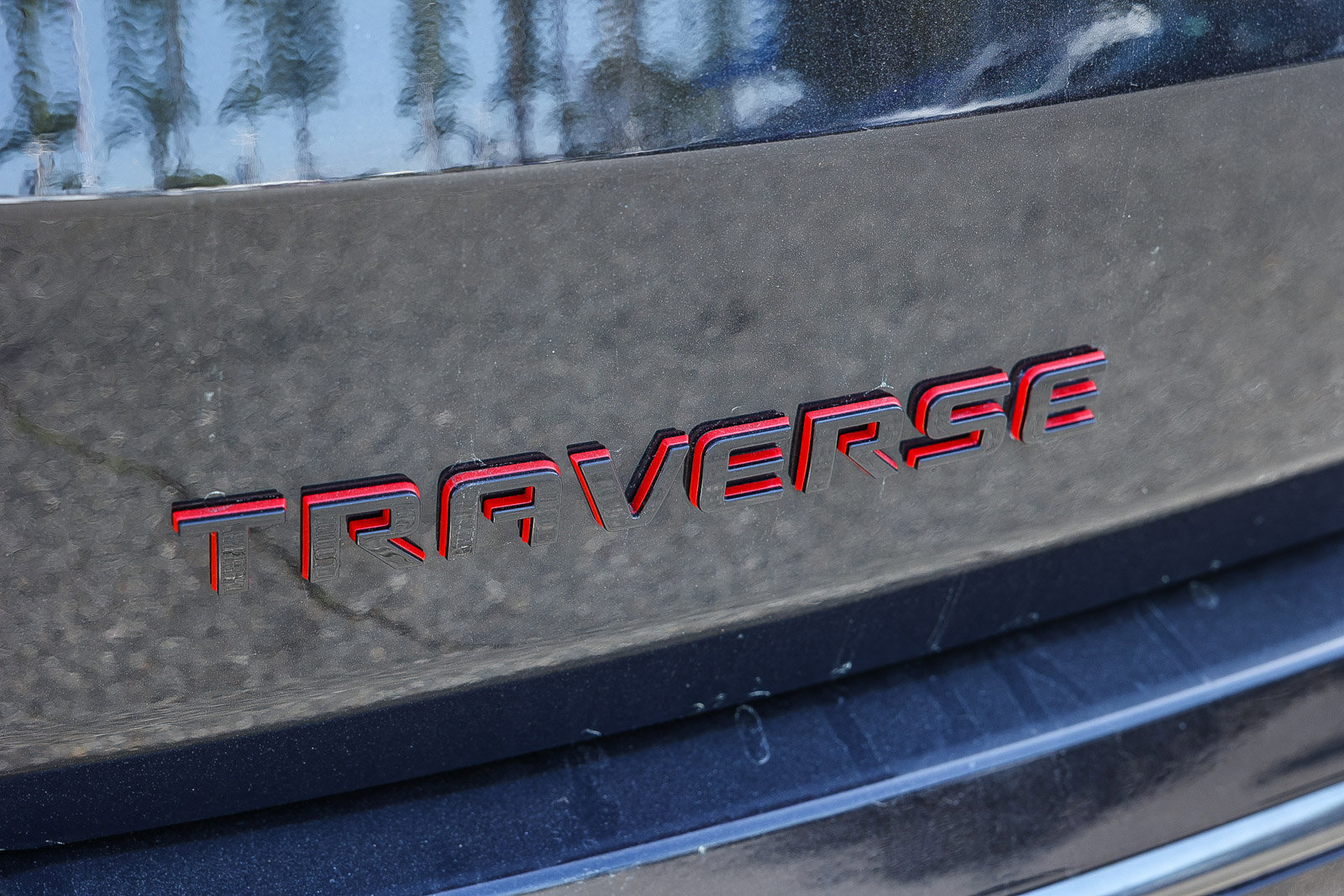 Used 2022 Chevrolet Traverse Premier w/ Redline Edition image 9