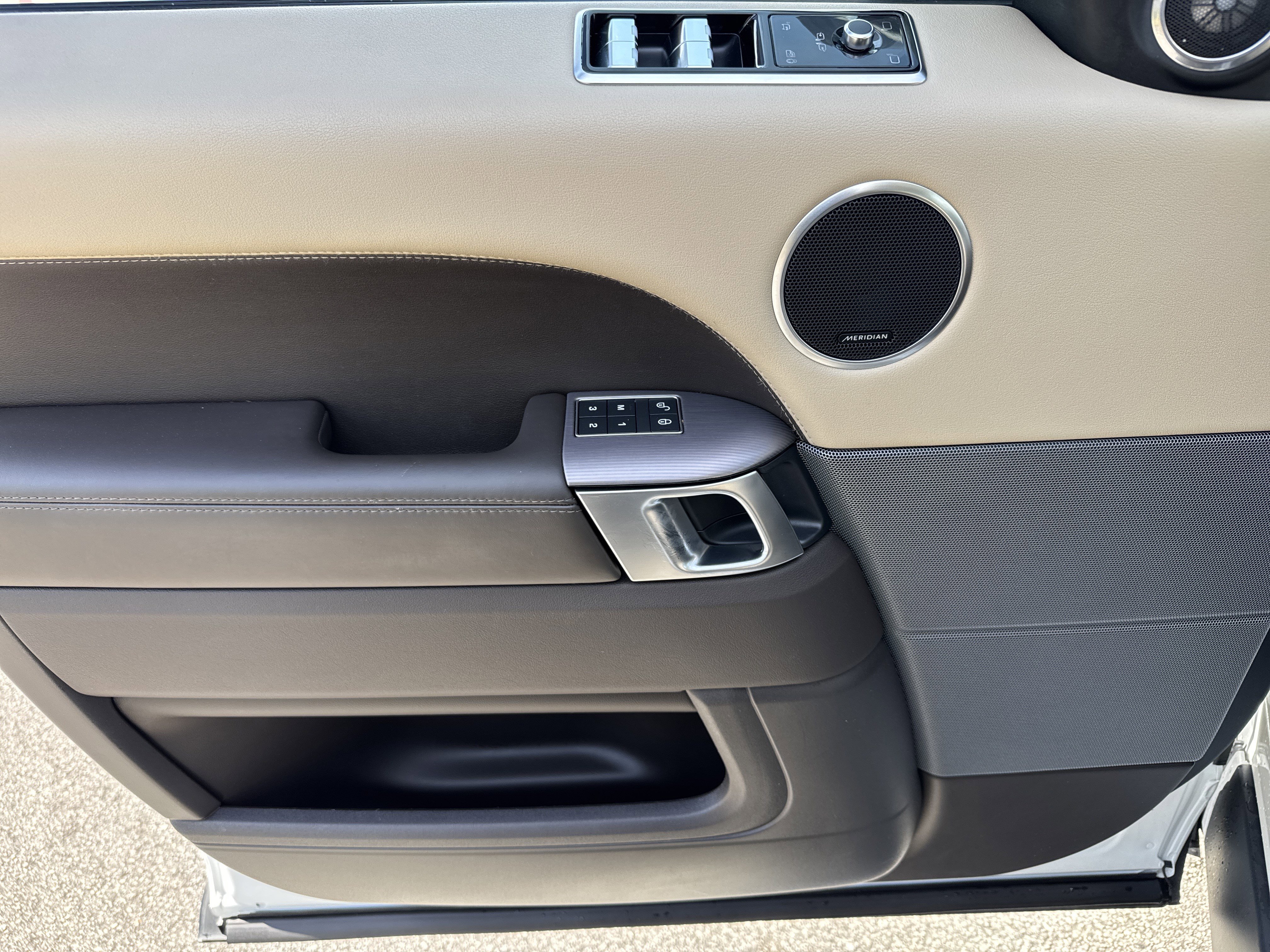 Used 2019 Land Rover Range Rover Sport HSE image 14