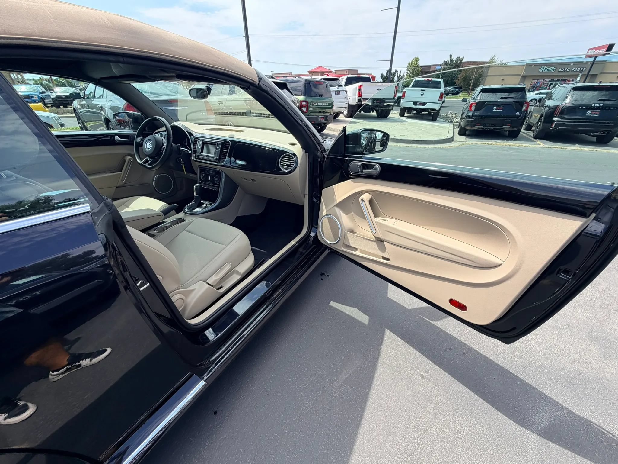 Used 2019 Volkswagen Beetle 2.0T S FWD image 18