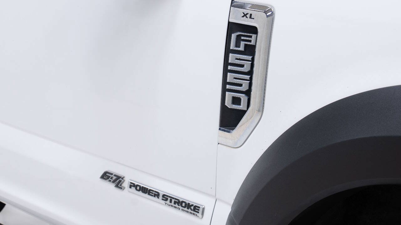 Used 2018 Ford F550 4x4 Regular Cab Super Duty image 17