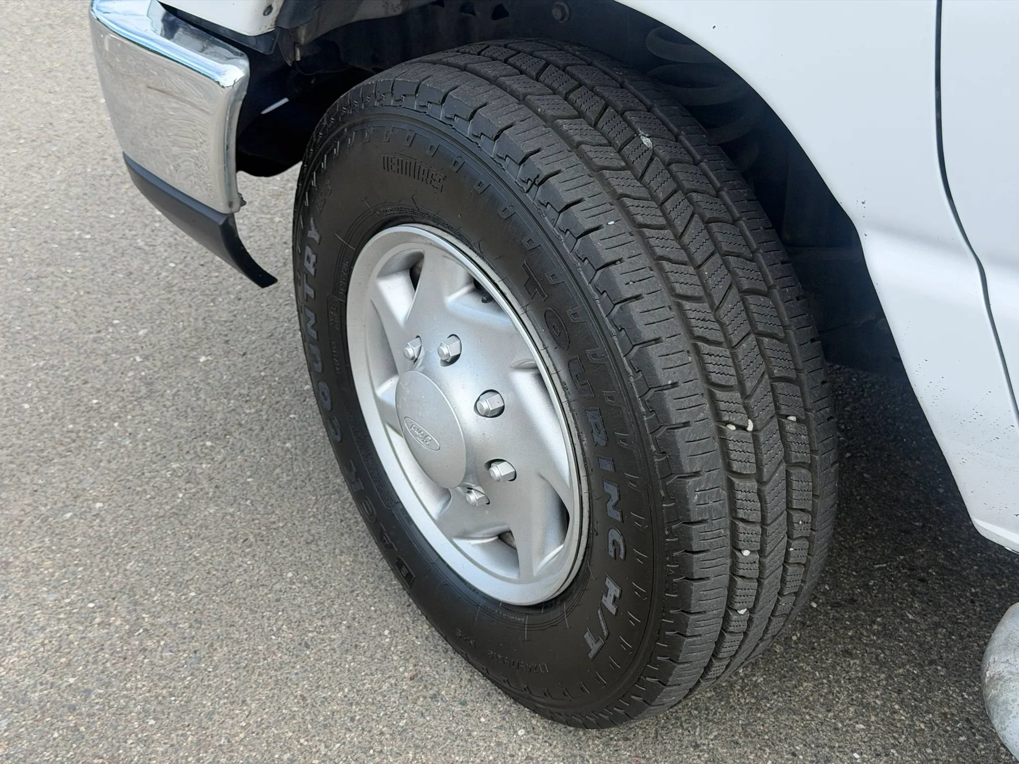 Used 2014 Ford E-250 and Econoline 250 w/ Power Group RWD image 2