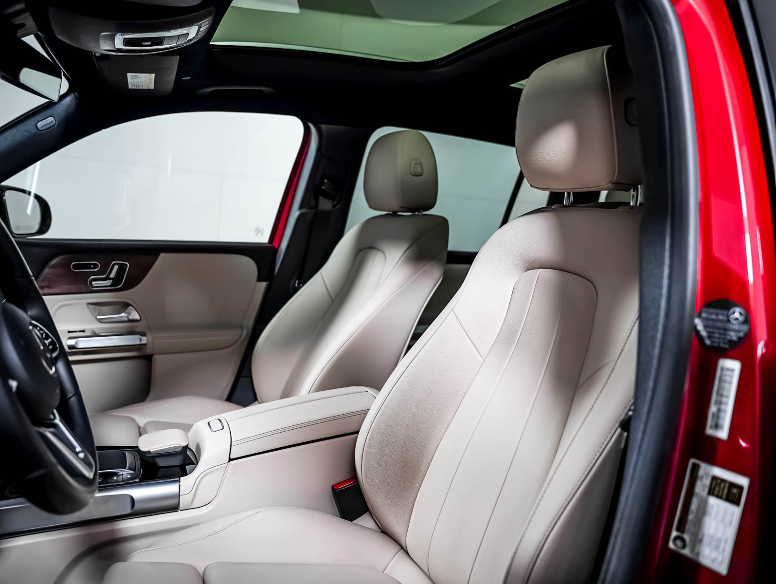 Used 2023 Mercedes-Benz EQB 250+ w/ Exclusive Package image 8