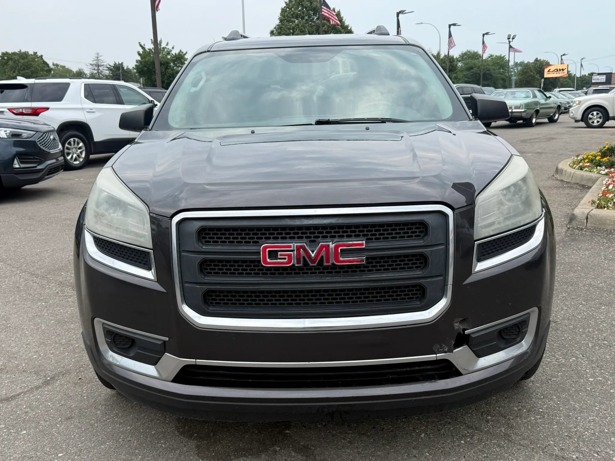 Used 2013 GMC Acadia SLE AWD/4WD image 2