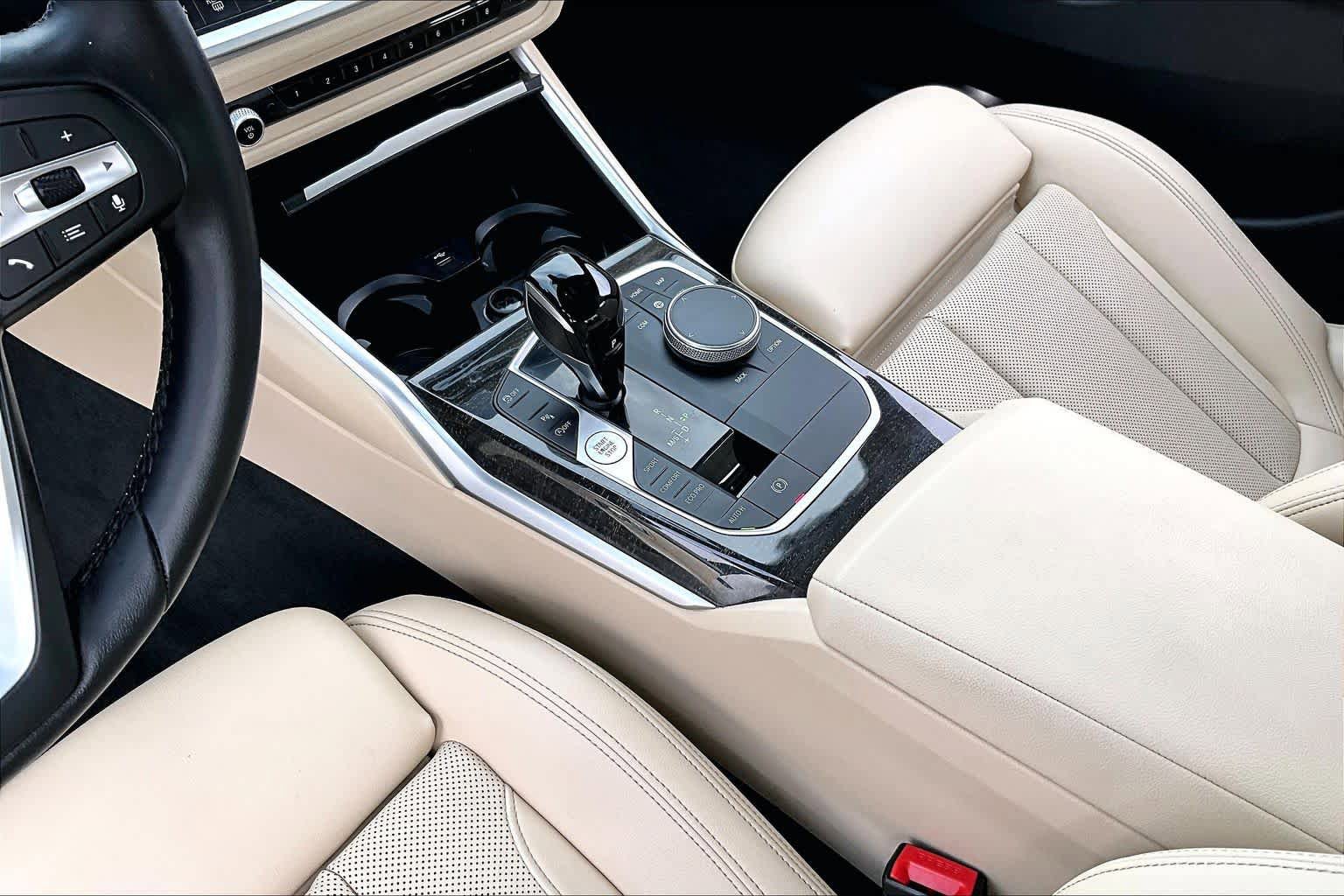 Used 2022 BMW 330i Sedan w/ Driving Assistance Package image 17