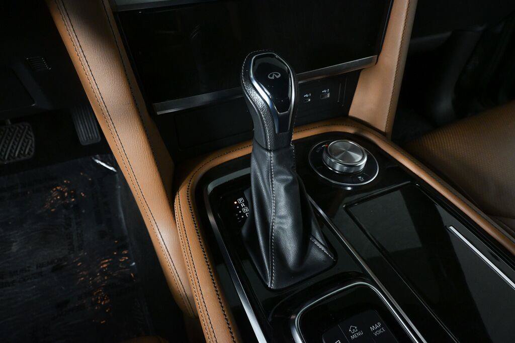 Used 2024 INFINITI QX80 Sensory AWD/4WD image 16