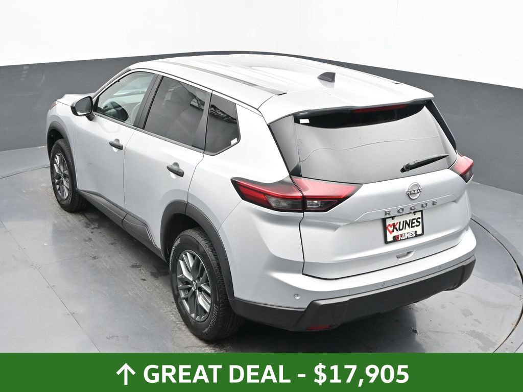 Used 2024 Nissan Rogue S FWD image 32