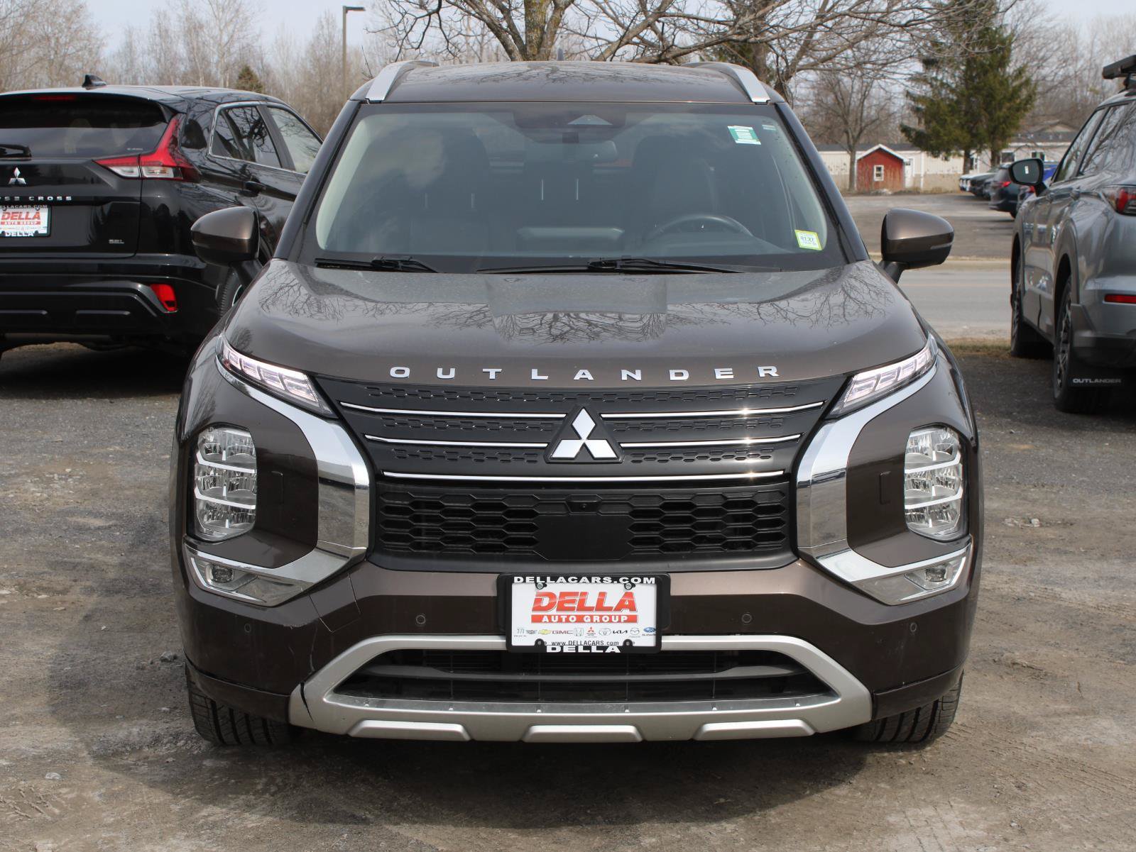 Used 2023 Mitsubishi Outlander SEL AWD/4WD image 2