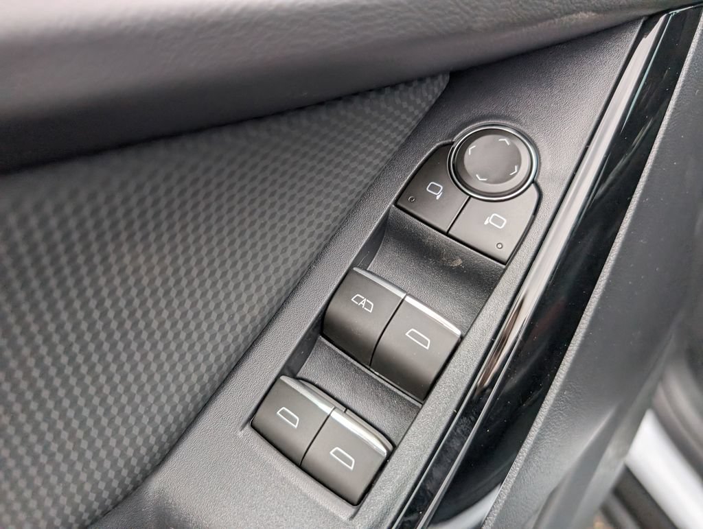 New 2026 Chevrolet Equinox RS w/ Convenience Package III FWD image 16