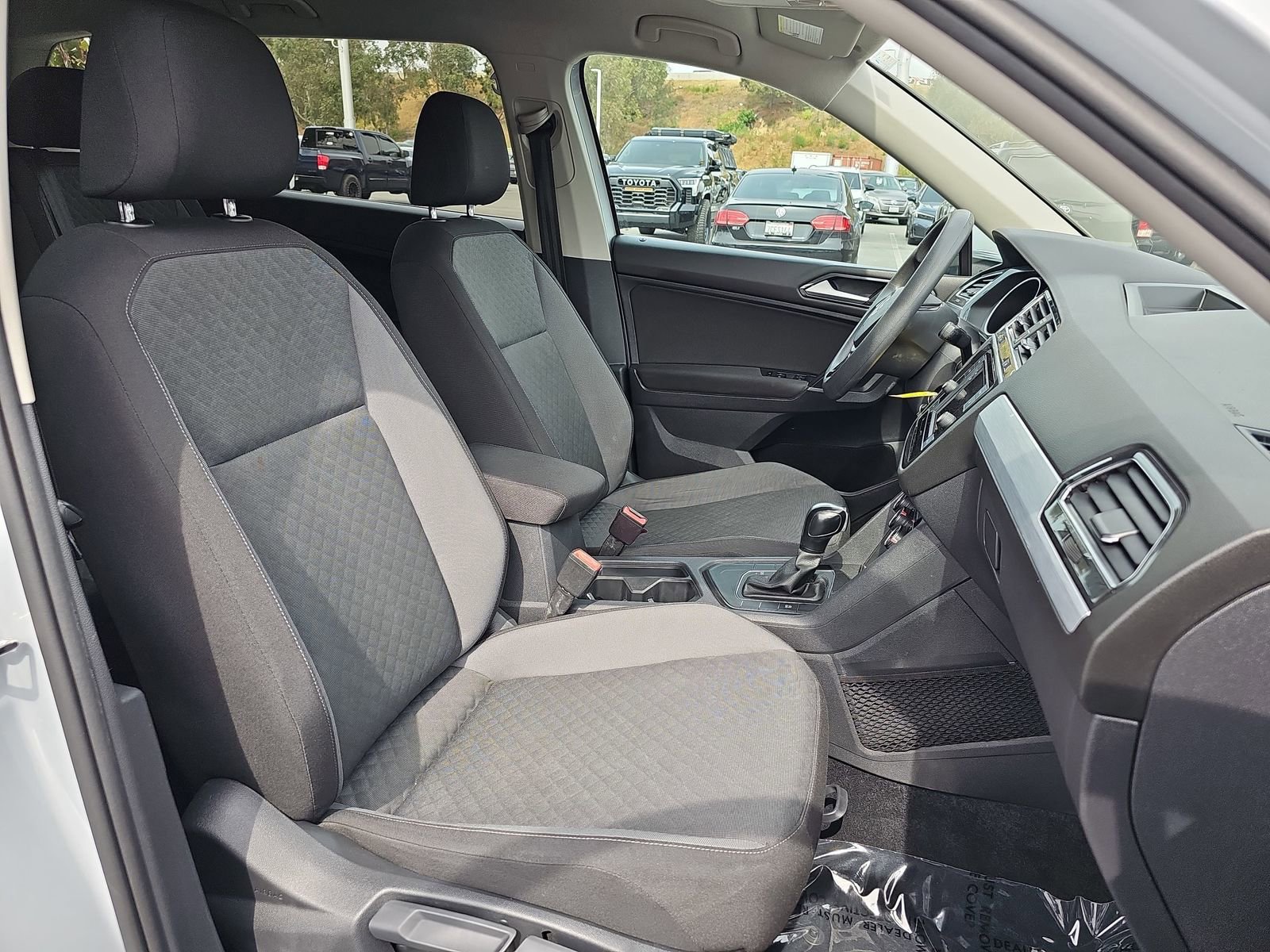 Used 2018 Volkswagen Tiguan S w/ Front Fog Lights Package image 10