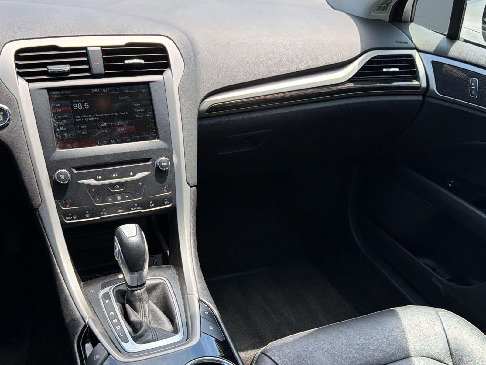 Used 2014 Ford Fusion Energi SE FWD image 26