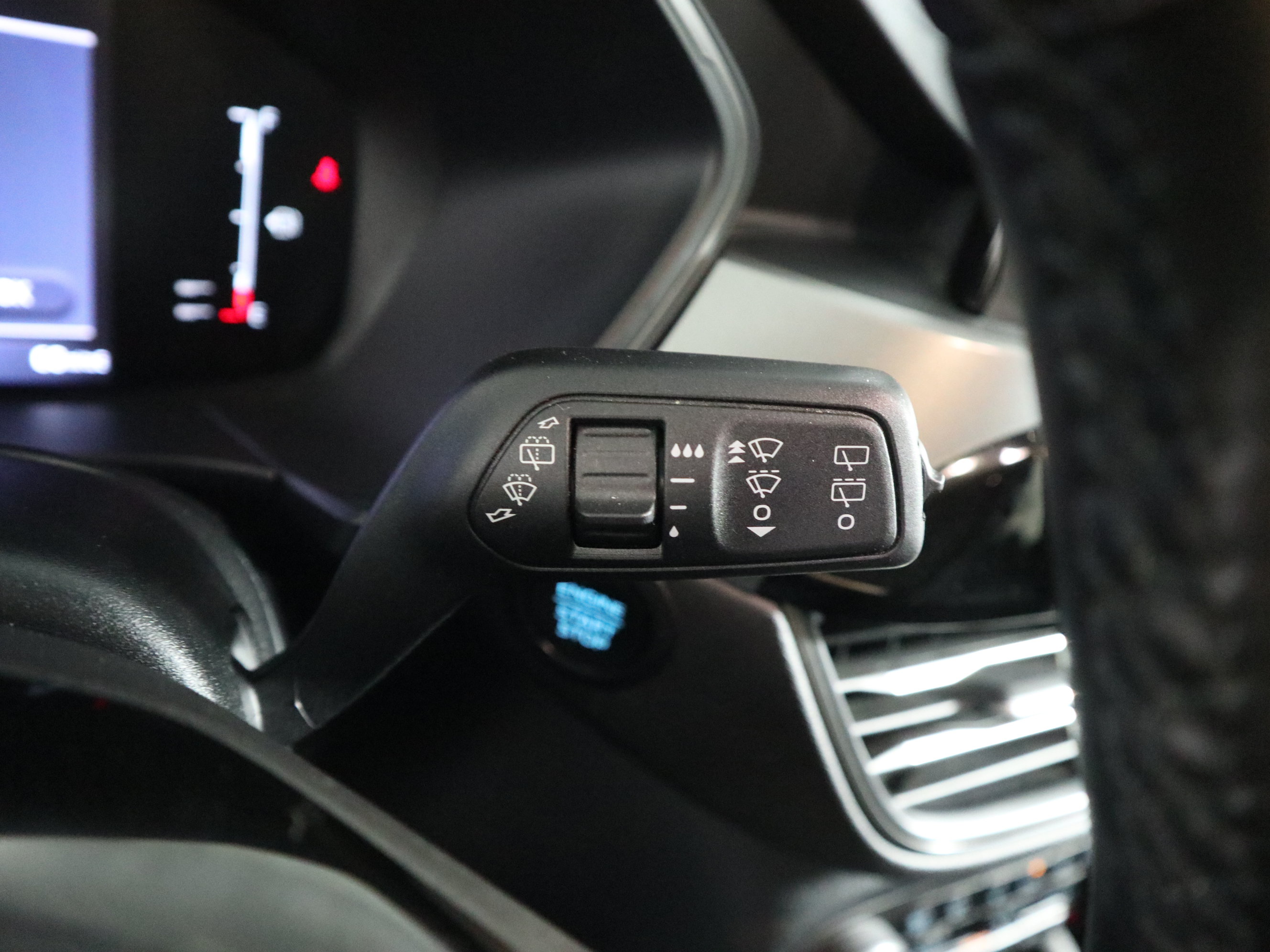 Used 2023 Ford Escape Active AWD/4WD image 25