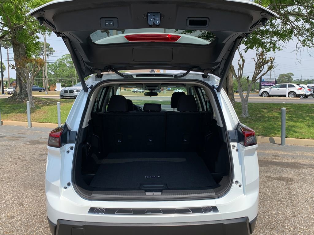 New 2026 Nissan Rogue SV FWD image 5