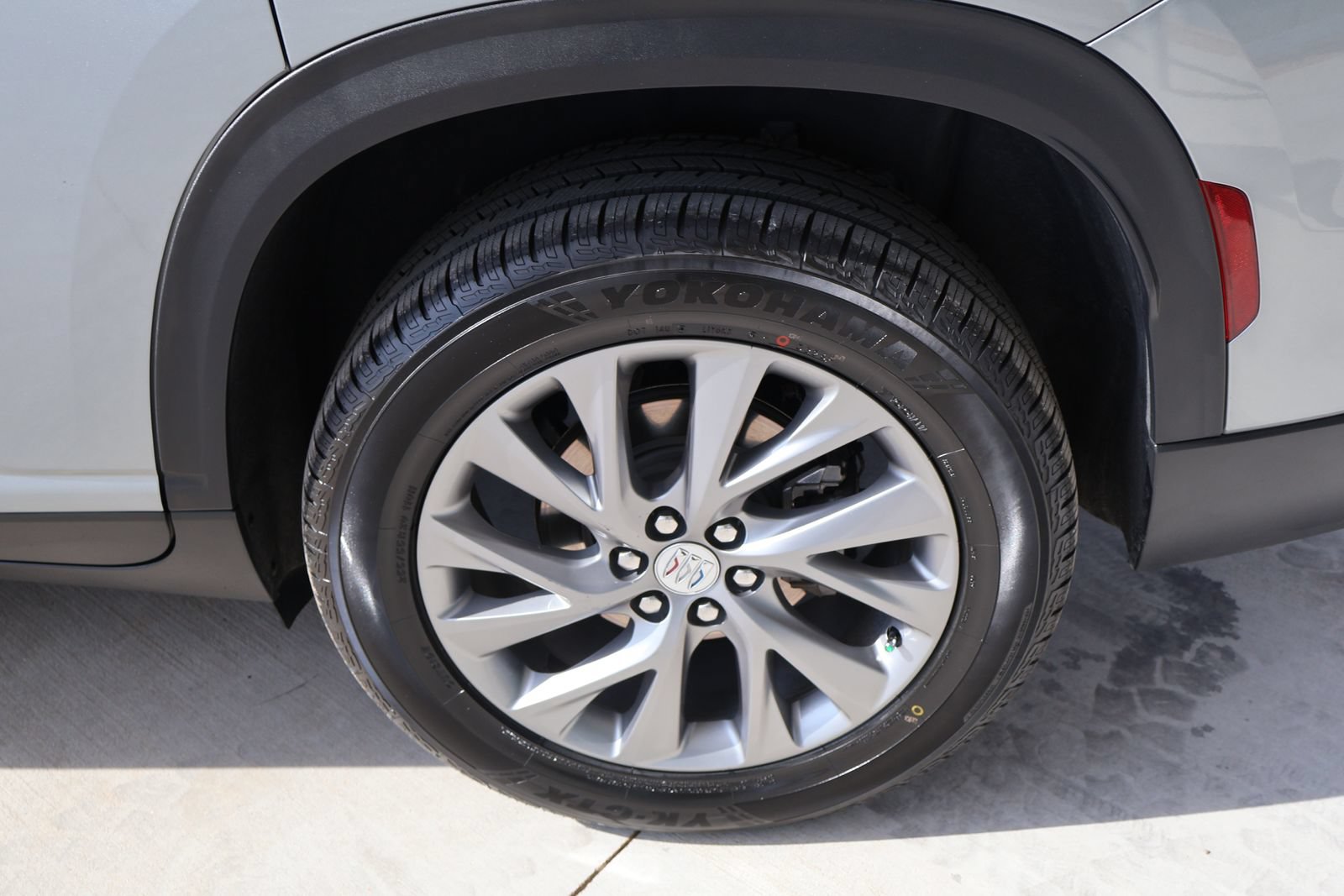 Used 2025 Buick Enclave Preferred FWD image 9