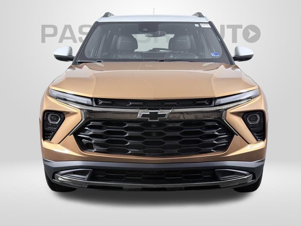 Used 2024 Chevrolet TrailBlazer ACTIV w/ Driver Confidence Package FWD image 2