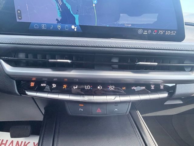 Used 2025 Cadillac XT4 Premium Luxury image 15