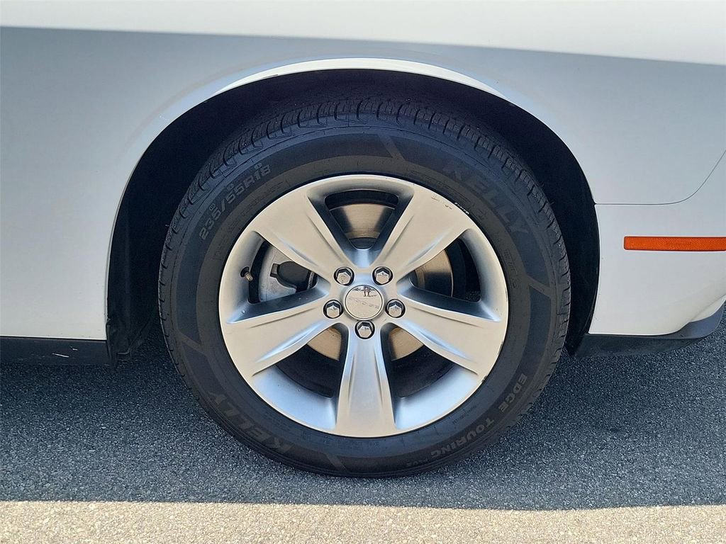 Used 2021 Dodge Challenger SXT w/ Driver Convenience Group RWD image 23