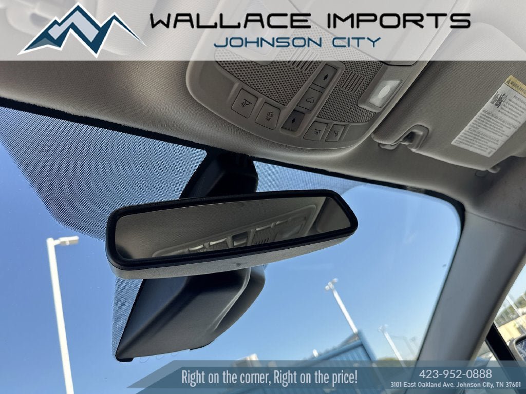 Used 2020 Ford Fusion Titanium AWD/4WD image 17