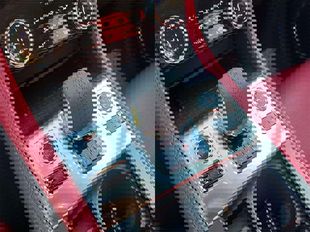 Used 2021 Jaguar F-PACE R-Dynamic S image 33