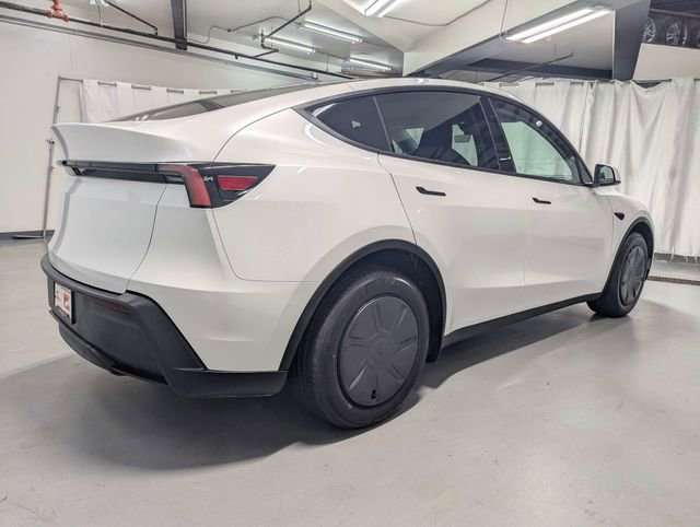 Used 2026 Tesla Model Y 2WD image 3