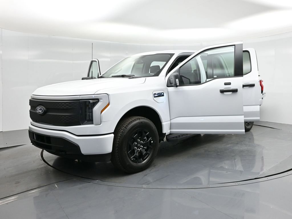 New 2025 Ford F150 Lightning XLT image 31