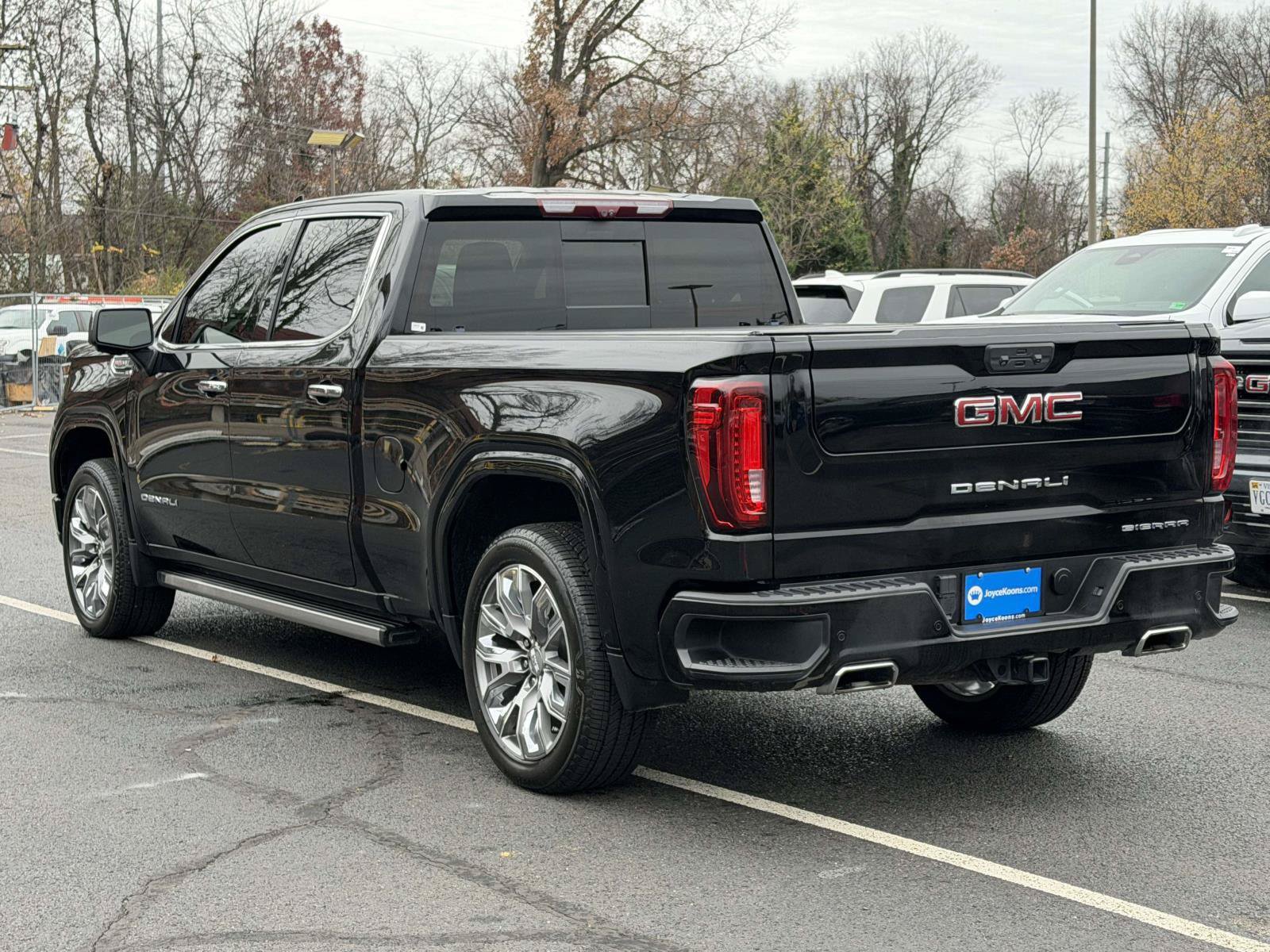 Used 2023 GMC Sierra 1500 Denali w/ Denali Reserve Package AWD/4WD image 3