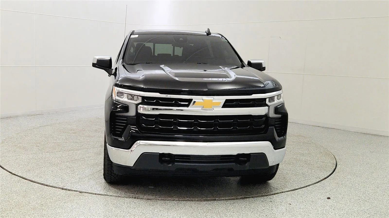 Used 2023 Chevrolet Silverado 1500 LT image 2