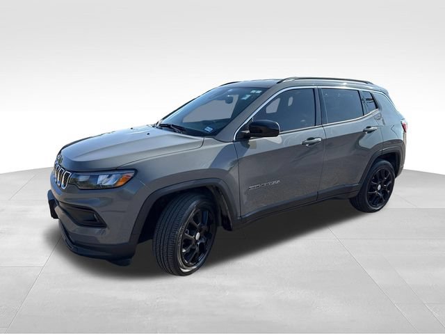 Used 2023 Jeep Compass Latitude AWD/4WD image 3