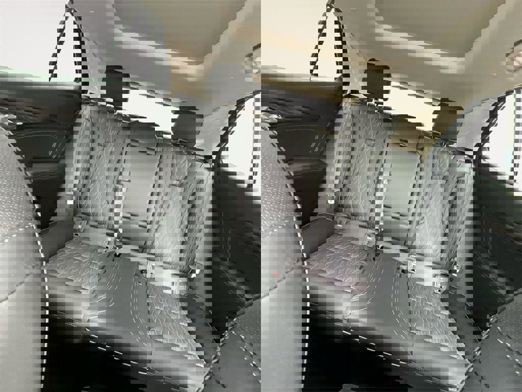 Used 2023 Buick Envision Avenir image 13