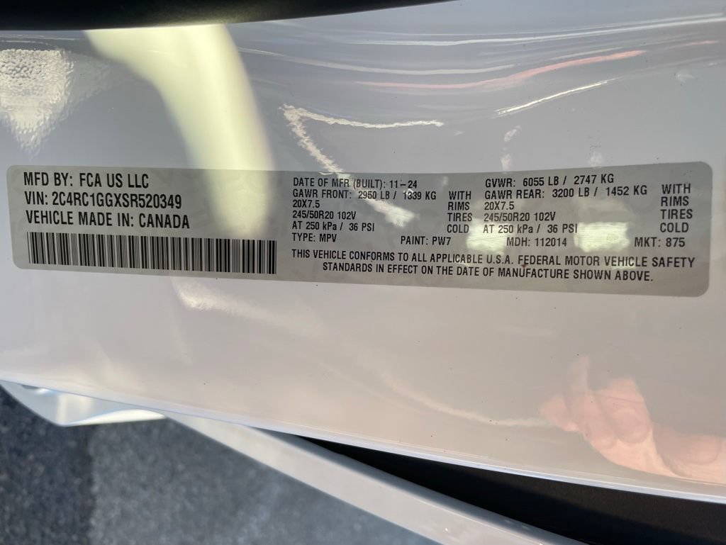 Used 2025 Chrysler Pacifica Limited FWD image 43