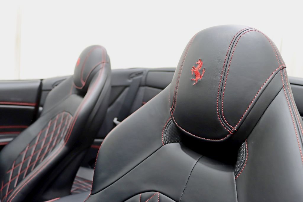 Used 2015 Ferrari California T RWD image 27