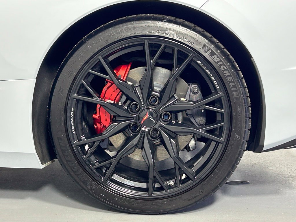 Used 2021 Chevrolet Corvette Stingray Coupe w/ 1LT RWD image 39