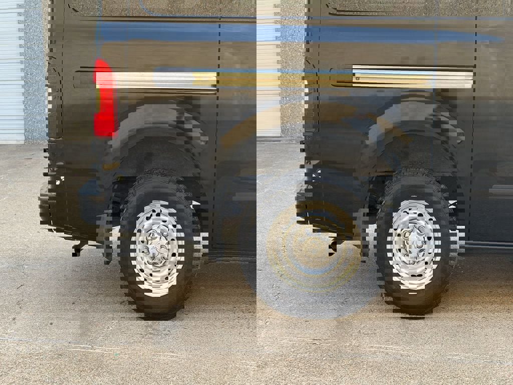 Used 2018 Nissan NV 3500 S image 13